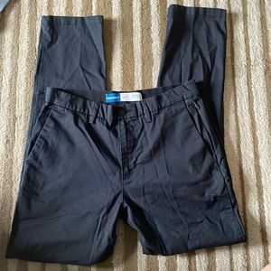 Old navy ultimate tech slim flex pants (32 x 32)